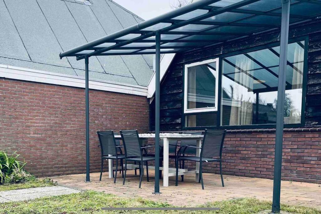 Leuke Bungalow In Noord-Holland Opmeer Exteriör bild